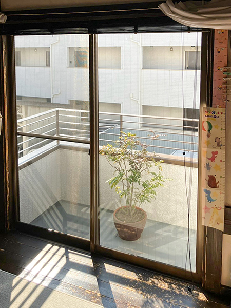 川口市内窓設置施工前-ベランダ掃出し2
