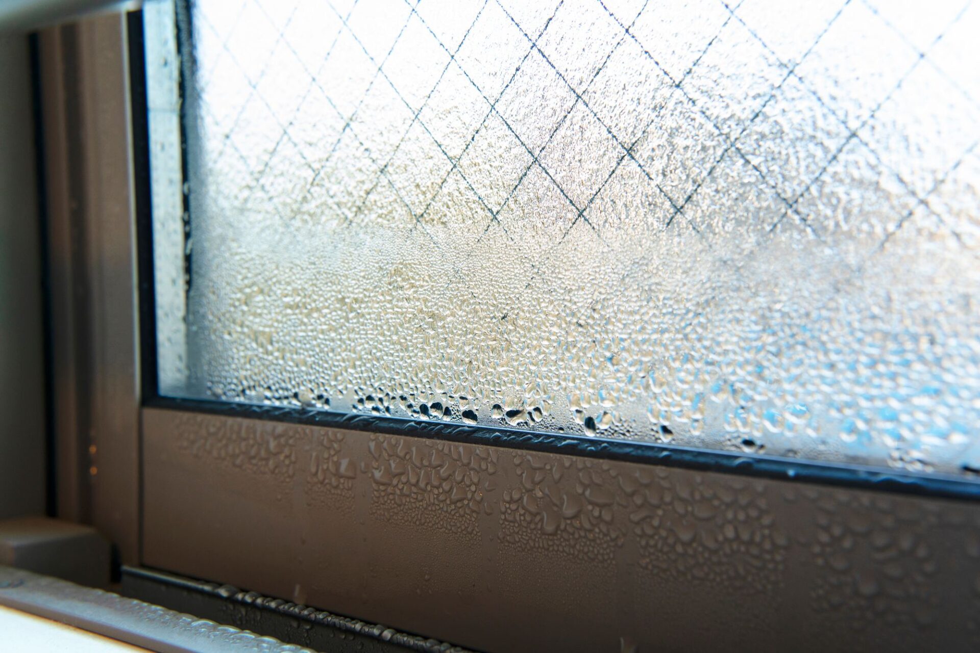 梅雨時期の湿気による影響