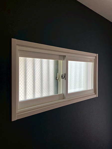 足立区内窓追加工事｜after｜玄関