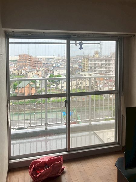 川口市ウチリモ設置｜before｜マンション掃出し窓2