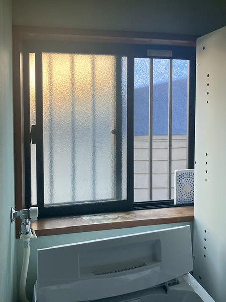 施工前｜東京都内窓設置工事｜before｜洗面脱衣室