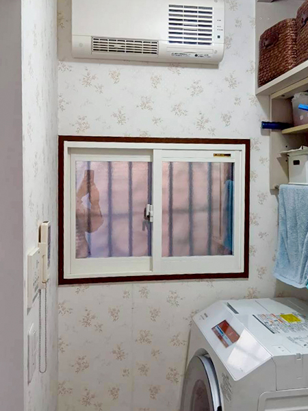 洗面脱衣室|施工事例|埼玉県川口市内窓リフォーム|断熱・防寒・防音対策で2階の窓に内窓設置希望