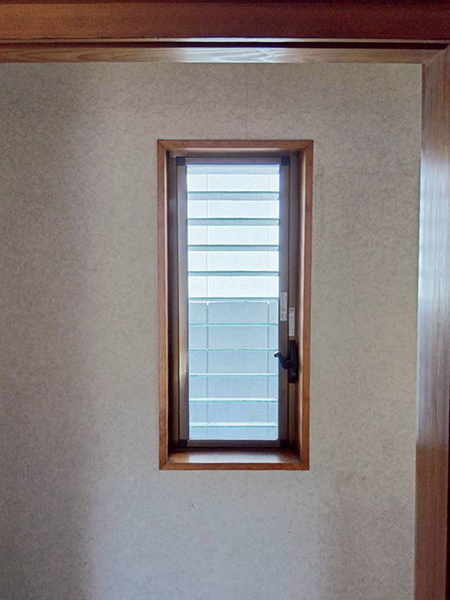 内窓施工事例-戸田市-工事前｜廊下4