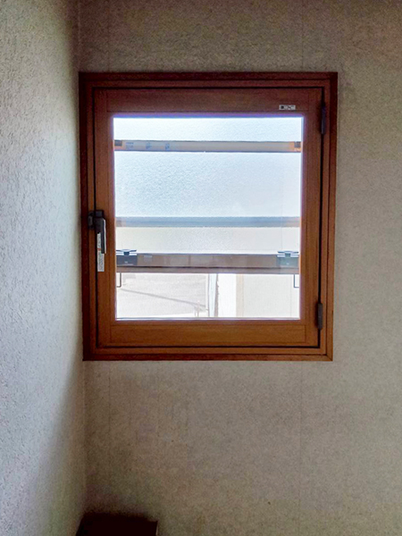 内窓施工事例-戸田市｜廊下5