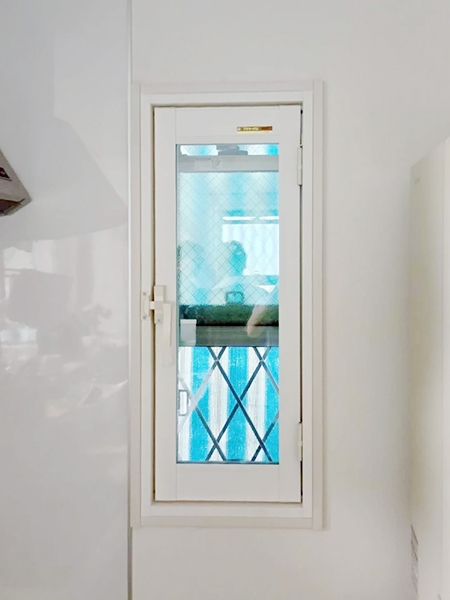 キッチン|施工事例|東京都中野区内窓リフォーム|国や都の補助金を利用し二重窓で断熱と防音対策