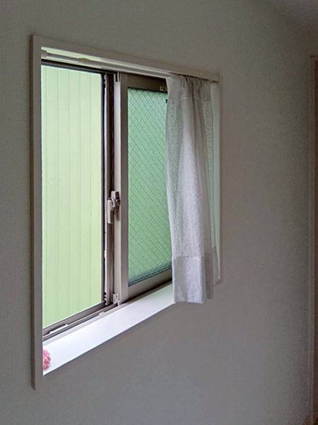 廊下|工事前|東京都中野区内窓リフォーム|国や都の補助金を利用し二重窓で断熱と防音対策