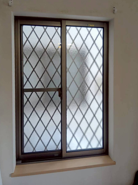 埼玉県越谷市内窓(二重窓)リフォーム工事前｜リビング引違い窓①