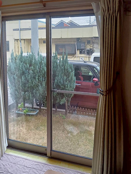 埼玉県越谷市内窓(二重窓)リフォーム工事前｜リビング掃出し