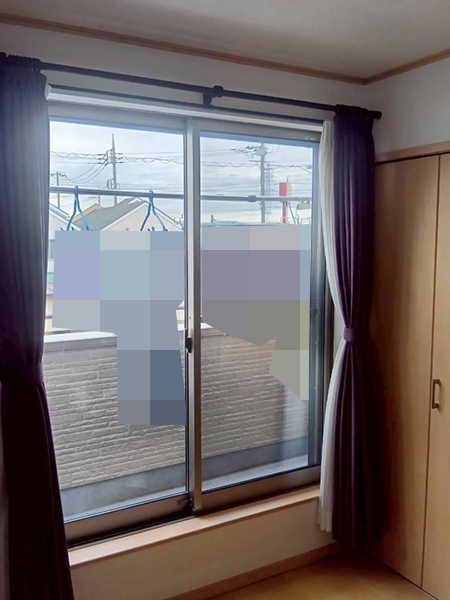 埼玉県越谷市内窓(二重窓)リフォーム工事前｜ベランダ掃出し①