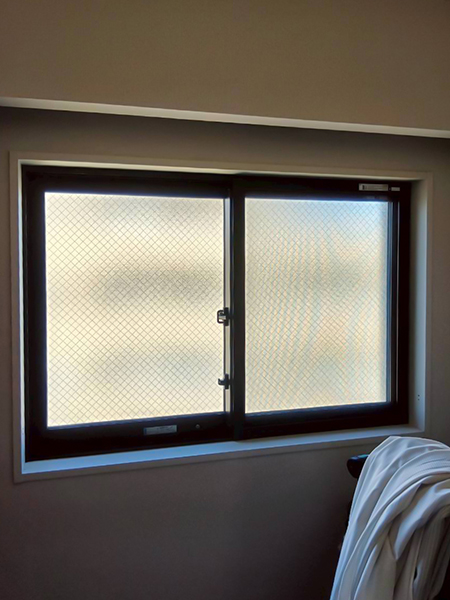 東京都北区内窓(二重窓)リフォーム工事前|洋室腰窓①