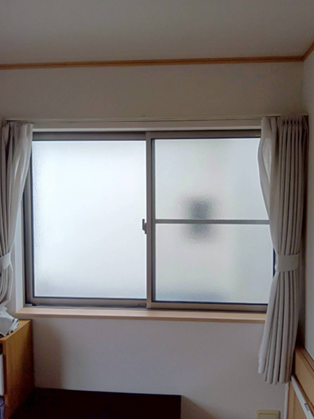 埼玉県越谷市内窓(二重窓)リフォーム工事前｜洋室引違い窓①