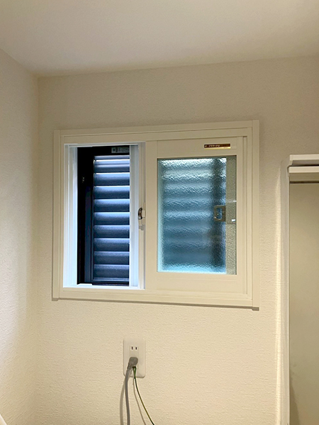 さいたま市｜YKKap内窓ホワイト-引違いタイプ-洗面室