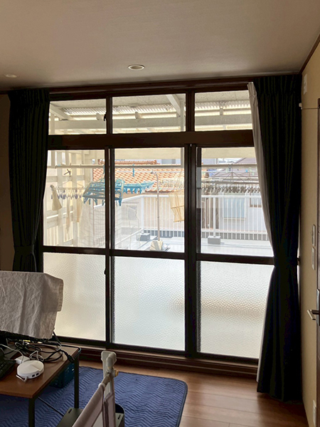 川口市内窓リフォーム前｜ベランダ掃出し窓