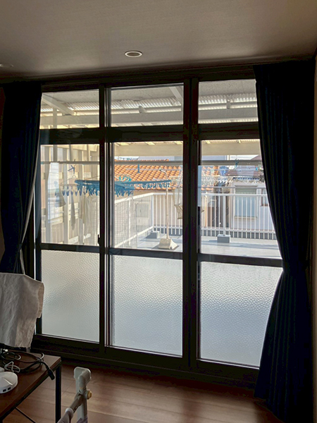 川口市内窓設置リフォーム施工後｜ベランダ掃出し３枚引違い窓