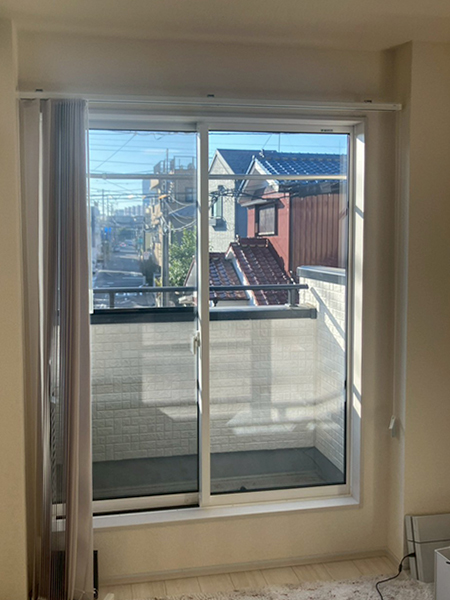 工事前｜川口市｜3階建て2階リビングの寒さ対策！先進的窓リノベで内窓3カ所-リビングテラス窓